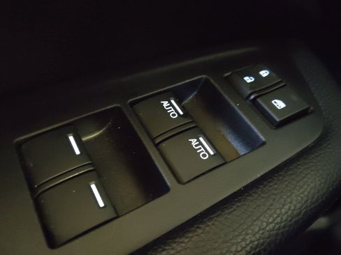 Used 2018 Honda Pilot EX-L image 27