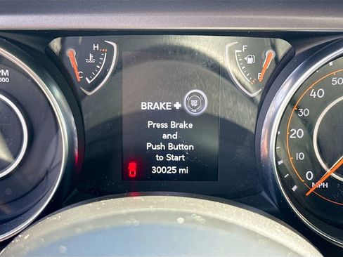 Used 2023 Jeep Gladiator Sport image 13