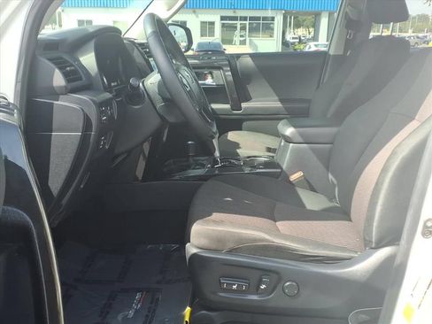 Used 2022 Toyota 4Runner TRD Off-Road AWD/4WD image 19