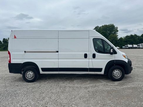 Used 2023 RAM ProMaster 2500 w/ Safety Group (A) FWD image 2