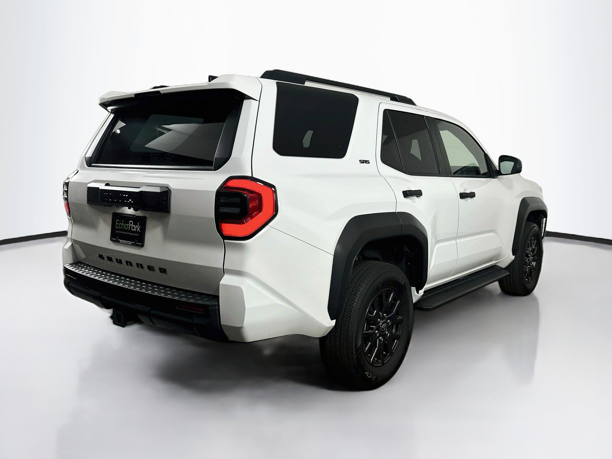 Used 2025 Toyota 4Runner SR5 AWD/4WD image 9