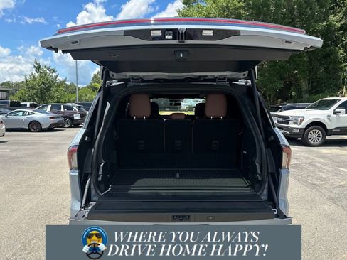 New 2025 Lincoln Navigator Reserve image 24