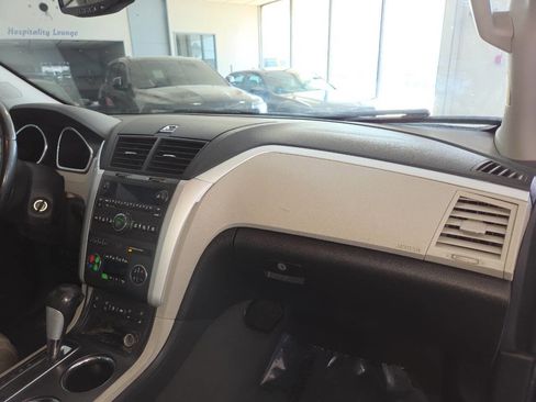 Used 2010 Chevrolet Traverse LTZ AWD/4WD image 30