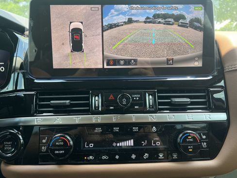 New 2026 Nissan Pathfinder Platinum AWD/4WD image 5