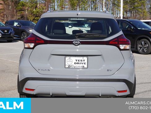Used 2024 Nissan Kicks SV FWD image 7