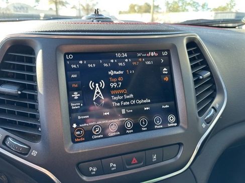 Used 2021 Jeep Cherokee Trailhawk w/ Sun, Sound & Nav Group image 12