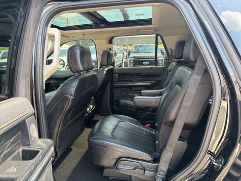 Used 2018 Ford Expedition Platinum AWD/4WD image 10