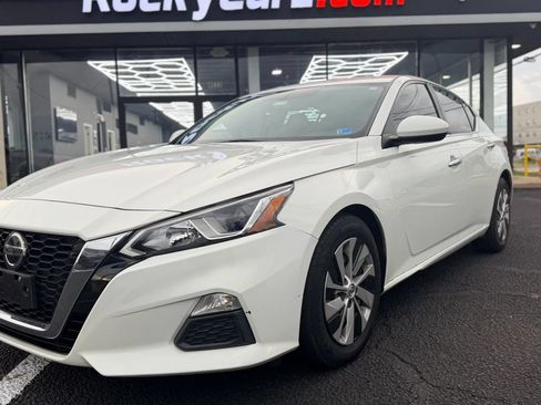 Used 2020 Nissan Altima 2.5 S FWD image 2
