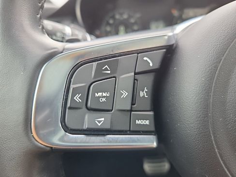 Used 2019 Jaguar E-PACE R-Dynamic SE image 35