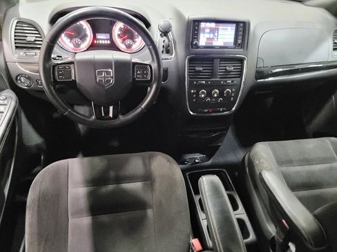 Used 2018 Dodge Grand Caravan SE FWD image 22
