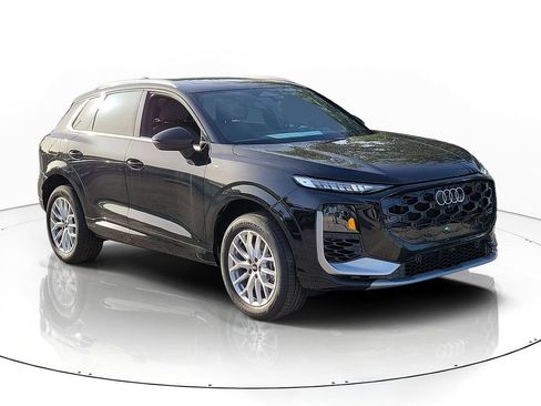 New 2026 Audi Q3 quattro 2.0T AWD/4WD image 1
