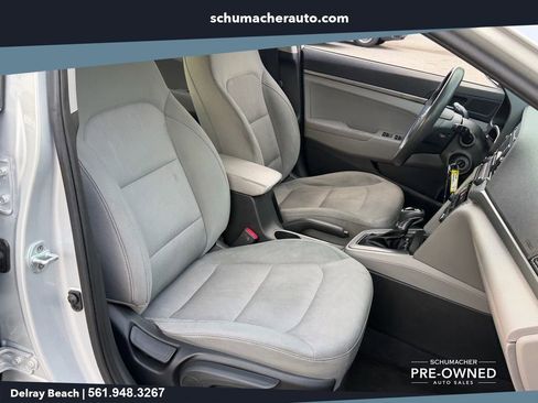 Used 2017 Hyundai Elantra SE FWD image 18