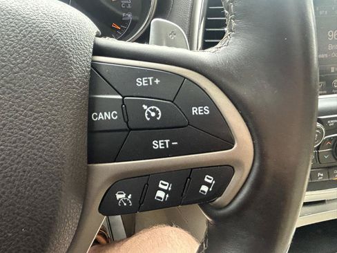 Used 2014 Jeep Grand Cherokee Overland w/ Mopar Chrome Edition Group AWD/4WD image 20