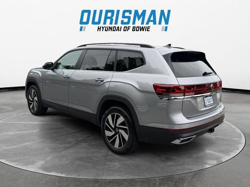 Used 2024 Volkswagen Atlas SE AWD/4WD image 4