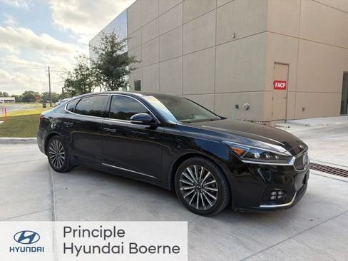 Used 2017 Kia Cadenza Technology FWD image 5