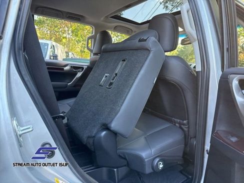 Used 2019 Lexus GX 460 image 22