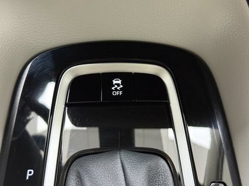 Used 2026 Toyota Corolla LE FWD image 18