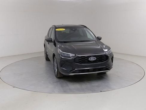 Certified 2024 Ford Escape ST-Line w/ Tech Pack #1 AWD/4WD image 10