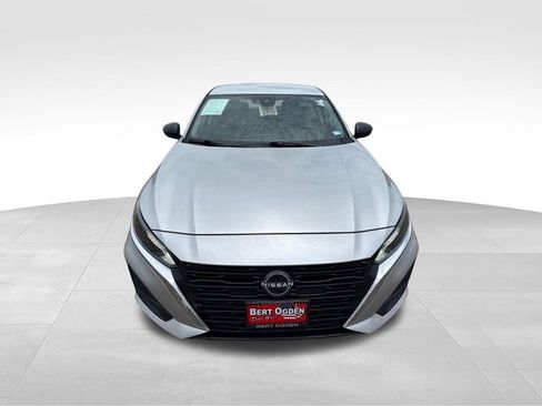Used 2024 Nissan Altima 2.5 S FWD image 2