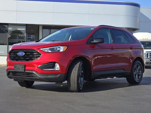 Used 2024 Ford Edge SEL w/ Sport Appearance Package AWD/4WD image 3