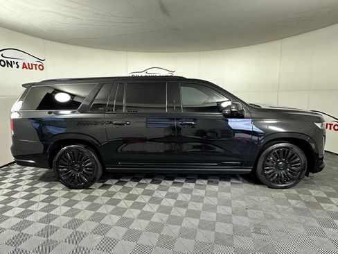 Used 2021 Cadillac Escalade ESV Sport Platinum AWD/4WD image 9