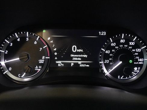 Used 2024 Toyota Highlander AWD image 20