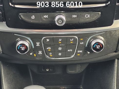 Used 2023 Chevrolet Traverse LT w/ Rear Camera Mirror Package image 18