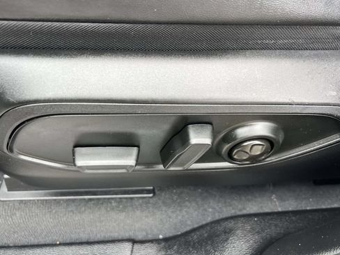 Used 2023 Jeep Grand Cherokee Altitude AWD/4WD image 18