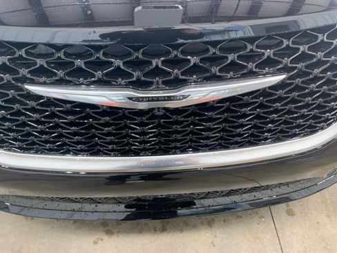 New 2026 Chrysler Pacifica Pinnacle image 24