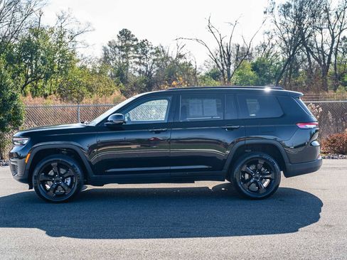 Used 2023 Jeep Grand Cherokee L Laredo image 4