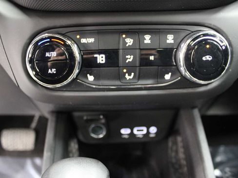 Used 2023 Chevrolet TrailBlazer RS w/ Sun and Liftgate Package image 31