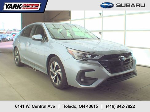Used 2025 Subaru Legacy Premium image 1