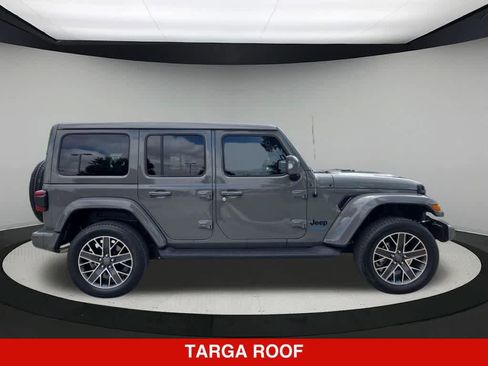 Used 2022 Jeep Wrangler Unlimited Sahara AWD/4WD image 7