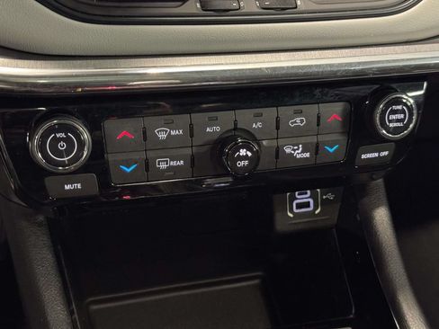 Used 2023 Jeep Compass Limited w/ Sun and Sound Group AWD/4WD image 26