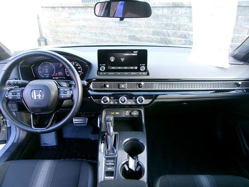 Used 2024 Honda Civic Sport image 13