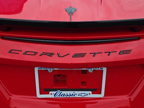 Used 2024 Chevrolet Corvette Stingray Premium Cpe w/ Z51 Performance Package RWD image 18