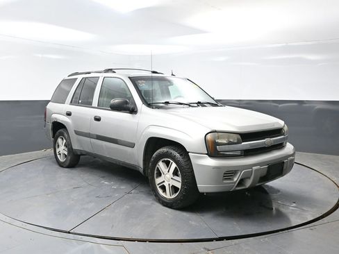 Used 2005 Chevrolet TrailBlazer LS w/ LS Preferred Equipment Group AWD/4WD image 3