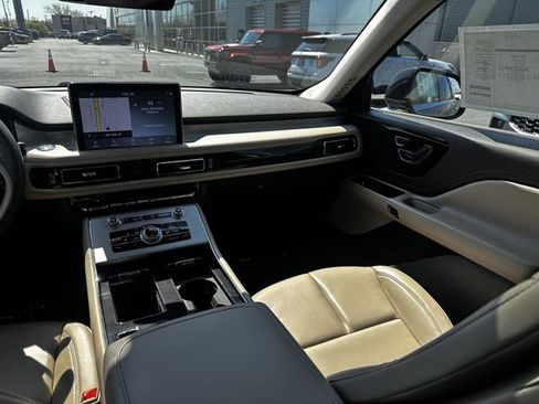 Certified 2023 Lincoln Aviator AWD w/ Premium Package image 17
