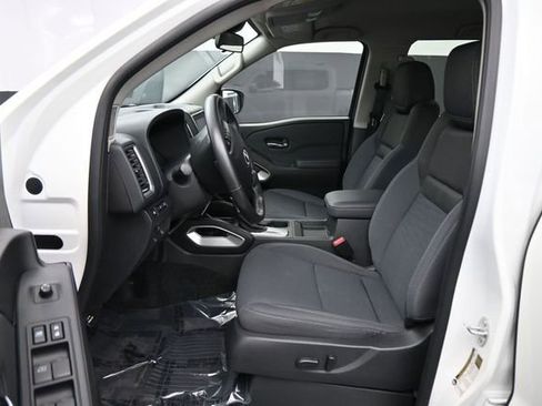 Used 2024 Nissan Frontier SV w/ SV Convenience Package AWD/4WD image 23