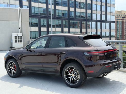 Used 2023 Porsche Macan S AWD/4WD image 3