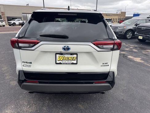 Used 2020 Toyota RAV4 XSE image 4