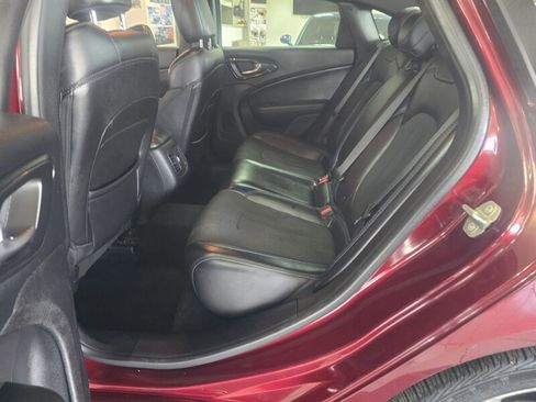 Used 2016 Chrysler 200 S w/ Comfort Group image 9