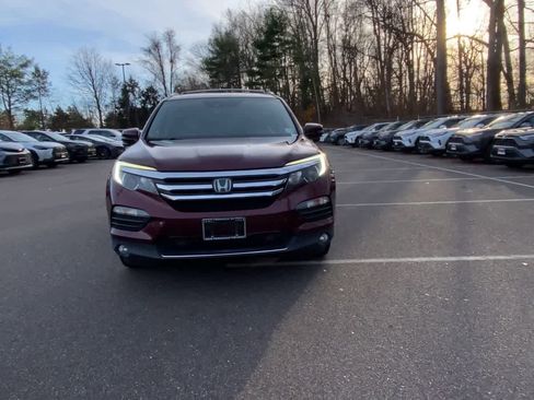 Used 2018 Honda Pilot Touring image 9