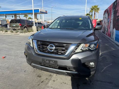 Used 2020 Nissan Pathfinder SV image 8