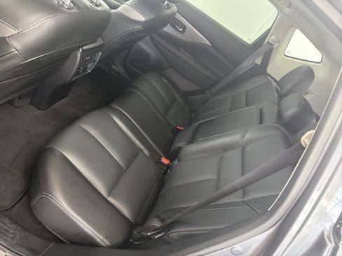 Used 2024 Nissan Murano SL image 2