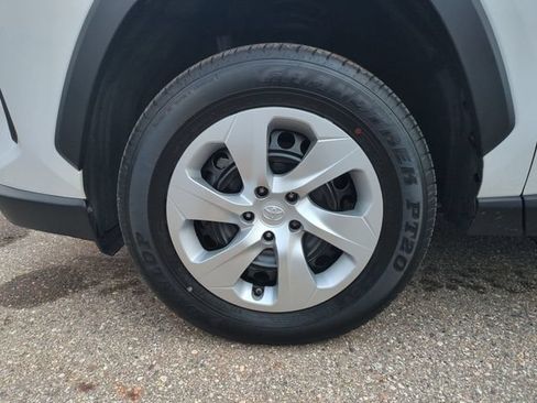 Used 2025 Toyota RAV4 LE AWD/4WD image 21