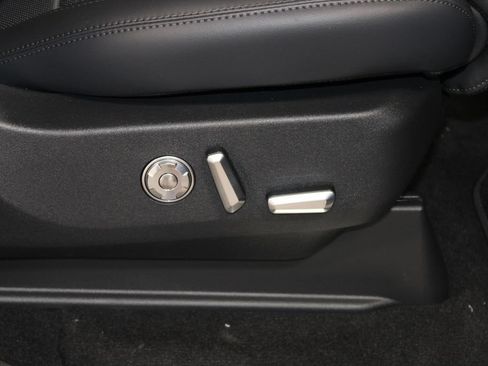 New 2027 Lincoln Navigator L Premier RWD image 29