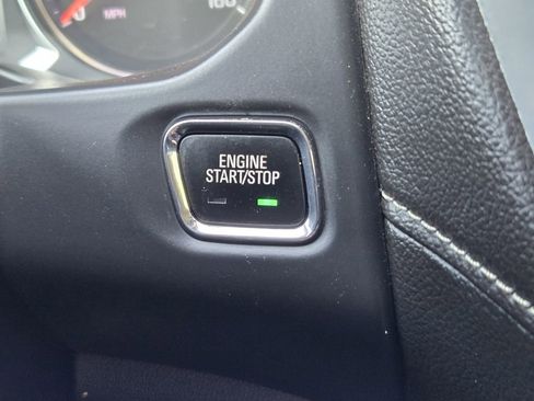 Used 2023 GMC Acadia SLT AWD/4WD image 18