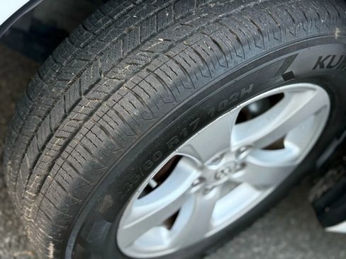 Used 2013 Toyota Sienna L image 23