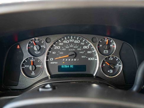 Used 2021 Chevrolet Express 2500 w/ Driver Convenience Package RWD image 17